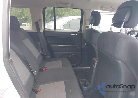 2010 Jeep Patriot Sport z USA, uszkodzony, nr VIN 1J4NT2GB2AD500973